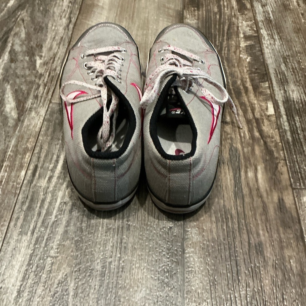 Retro 2009 Nike Women's Gray and Pink Sneakers Size 8.5 - Picture 4 of 12